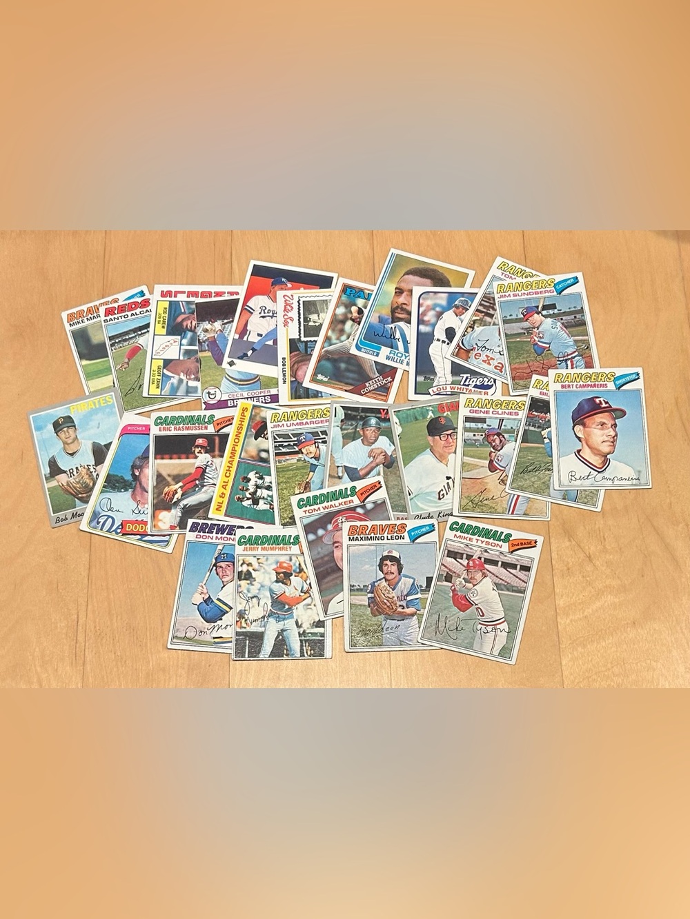 Vintage 1970’s / 1980’s MLB Collector’s Cards (Lot of 25)